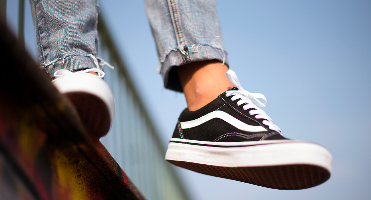 Vente privée Vans sur BazarChic : baskets et sneakers tendance pour l'été à prix réduits.