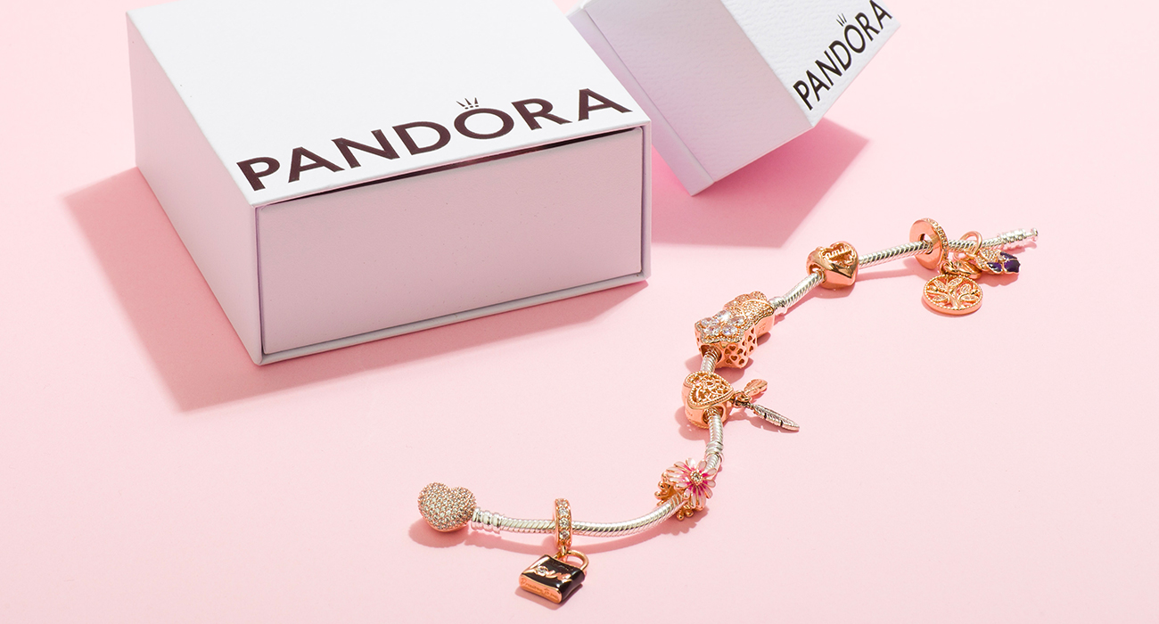 Bijoux personnalisables Pandora en vente privée sur BazarChic